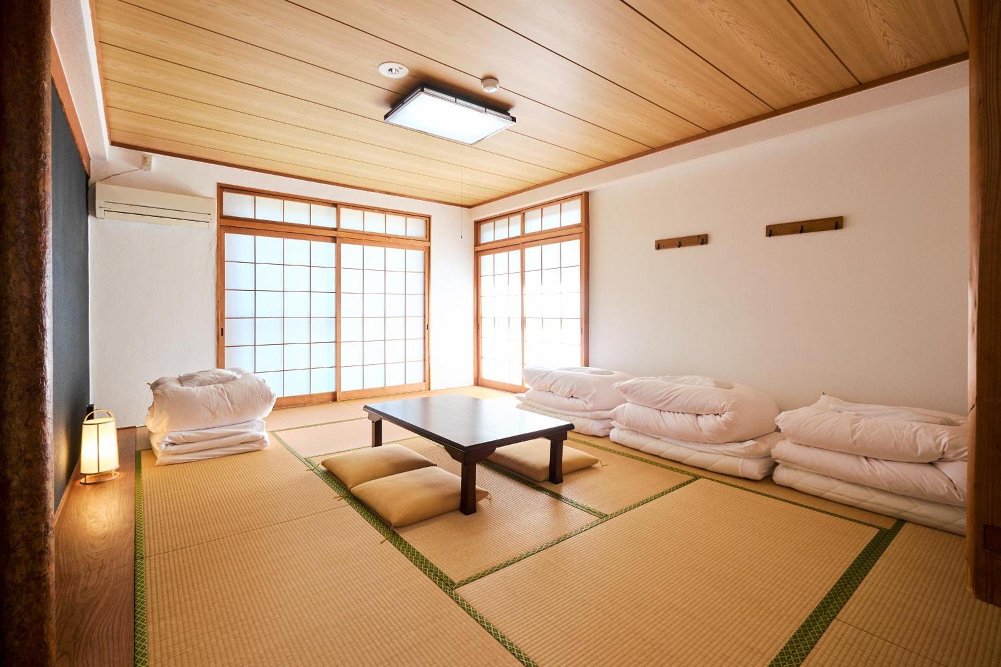 J-Hoppers Lake Biwa Guesthouse Оцу Стая снимка